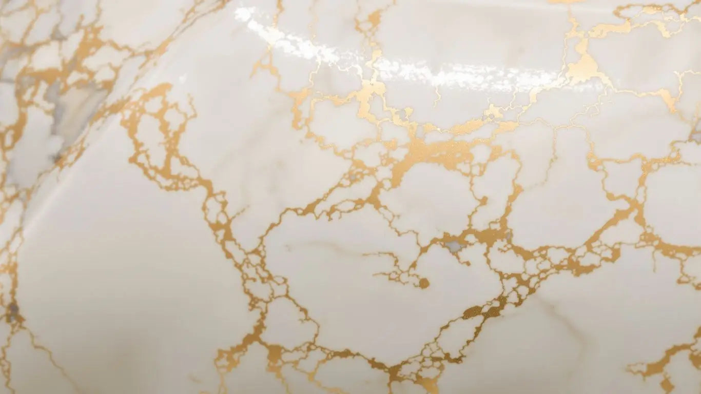 Creature with Calacatta marble texture in Sonaria