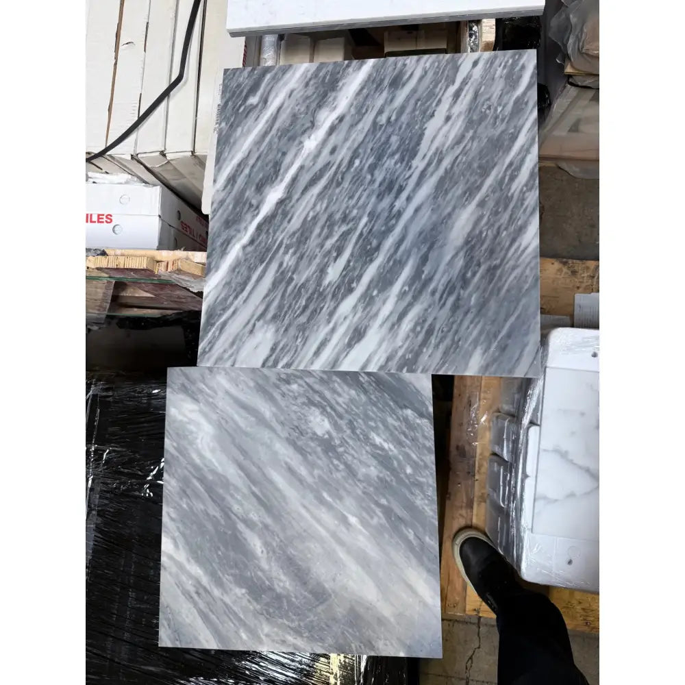 Gray marble tiles from Bardiglio Prime Nuvolato for polished or honed interior flooring