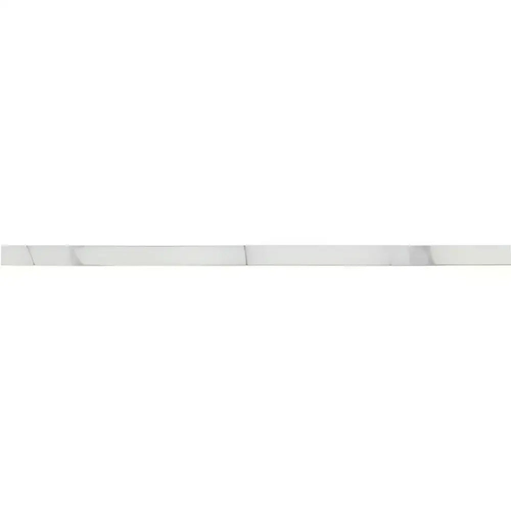 White marble border tile from Calacatta Gold Select Gold 1/2X12 Pencil Liner