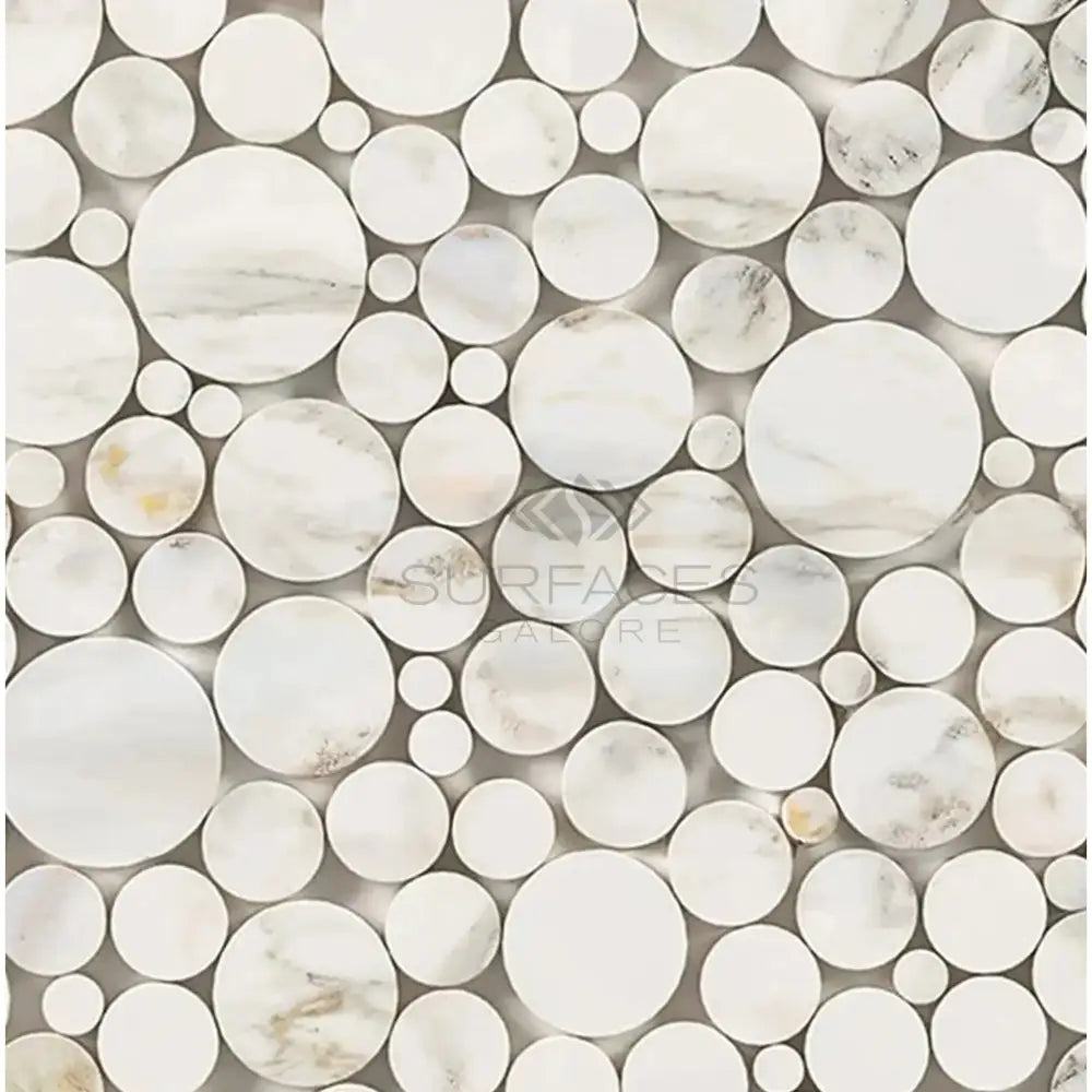 White marble circle mosaic from Calacatta Gold Select Gold Bubbles Marble Tile