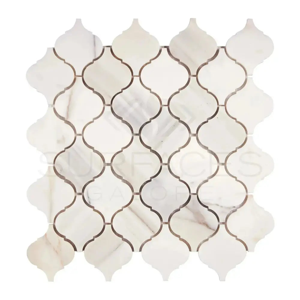 Arabesque marble tile mosaic featuring Calacatta Gold Select Gold Lantern finish
