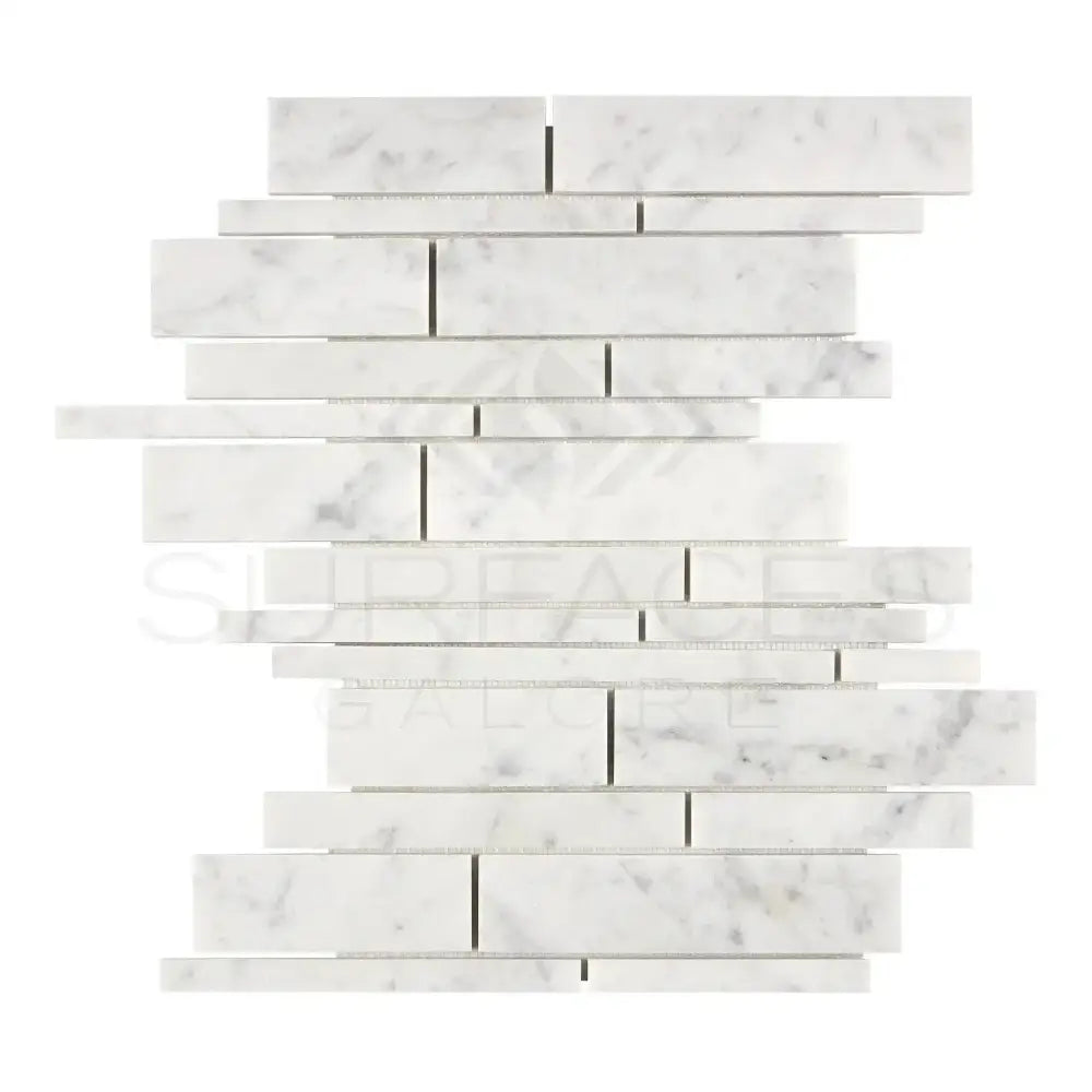Carrara White Royale Manhattan Random-Strip Mosaic Marble Tile with rectangular pieces