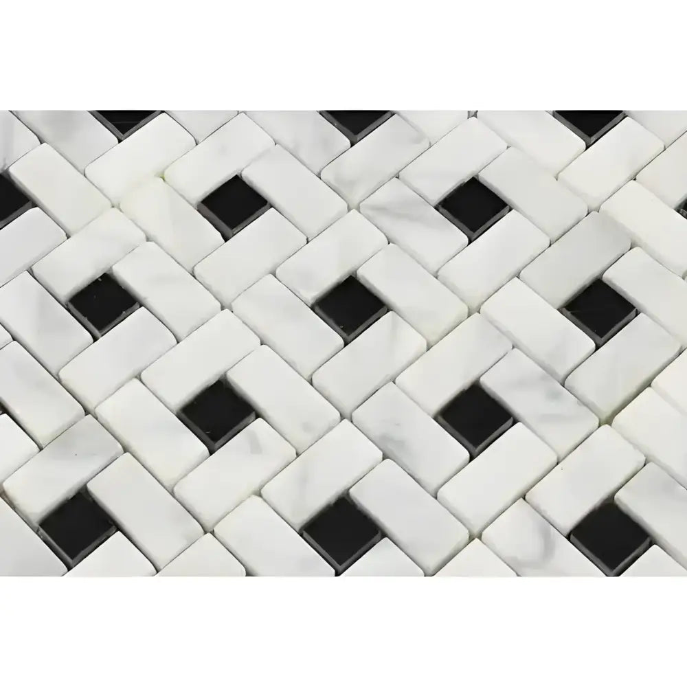 Black and white basketweave marble tile from Carrara White Royale Pinwheel Mosaic