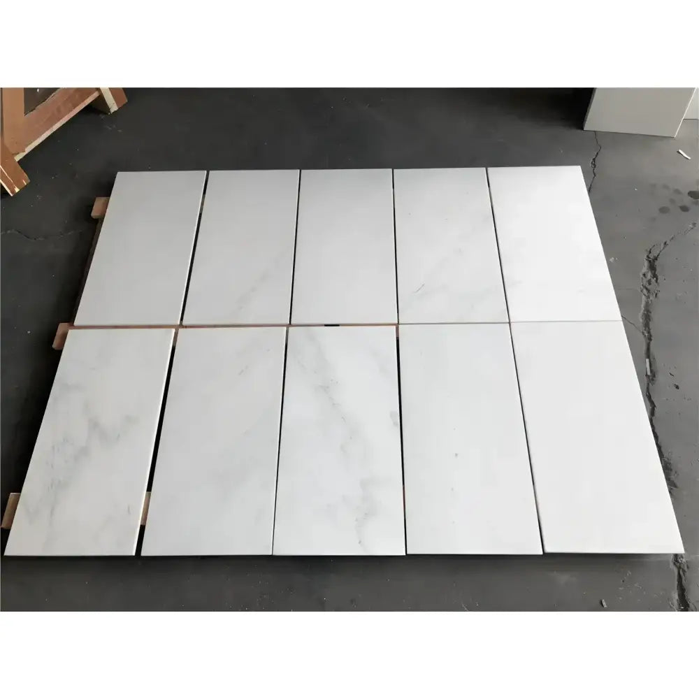 Rectangular White Marble Tiles from Checkerboard Bardiglio Prime Imperiale and Aurora White Marble Set