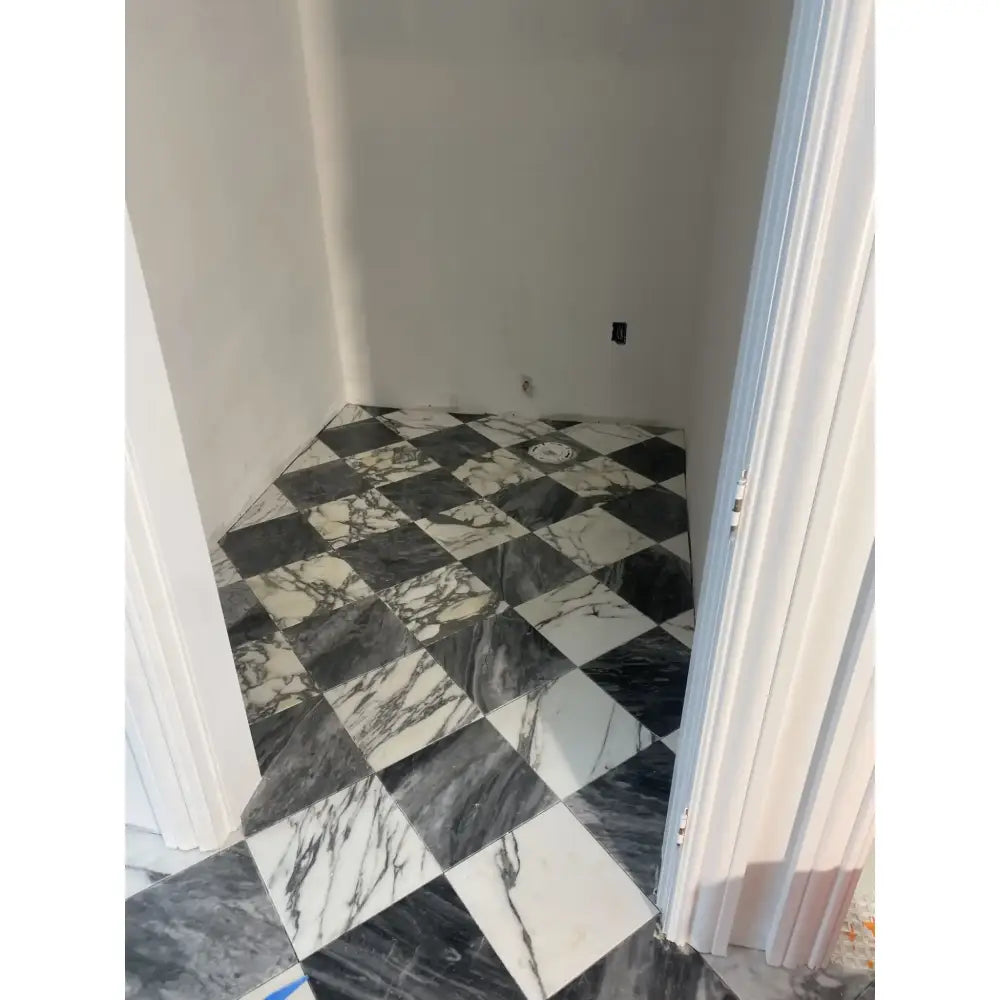 Checkerboard marble floor featuring Bardiglio Prime Imperiale and Oriental White Aurora White marble pattern
