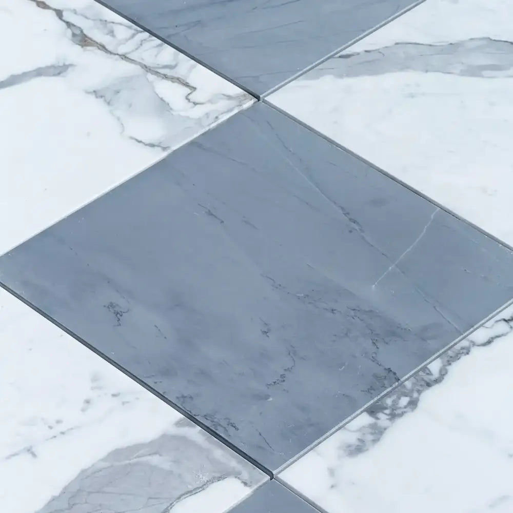 Checkerboard Bardiglio Prime Imperiale and Statuary White marble tiles in gray and white pattern