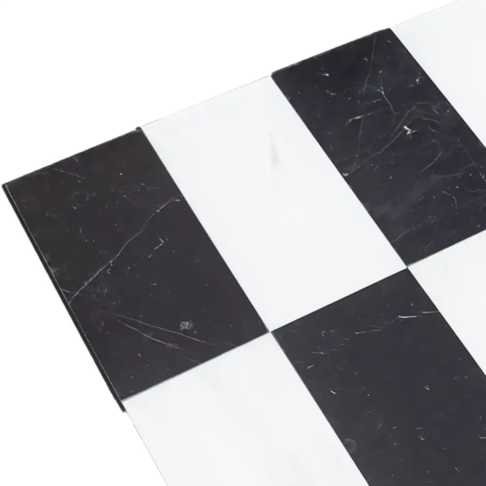 Black and white checkered surface from Como in Bianco Dolomite and Nero Marquina set