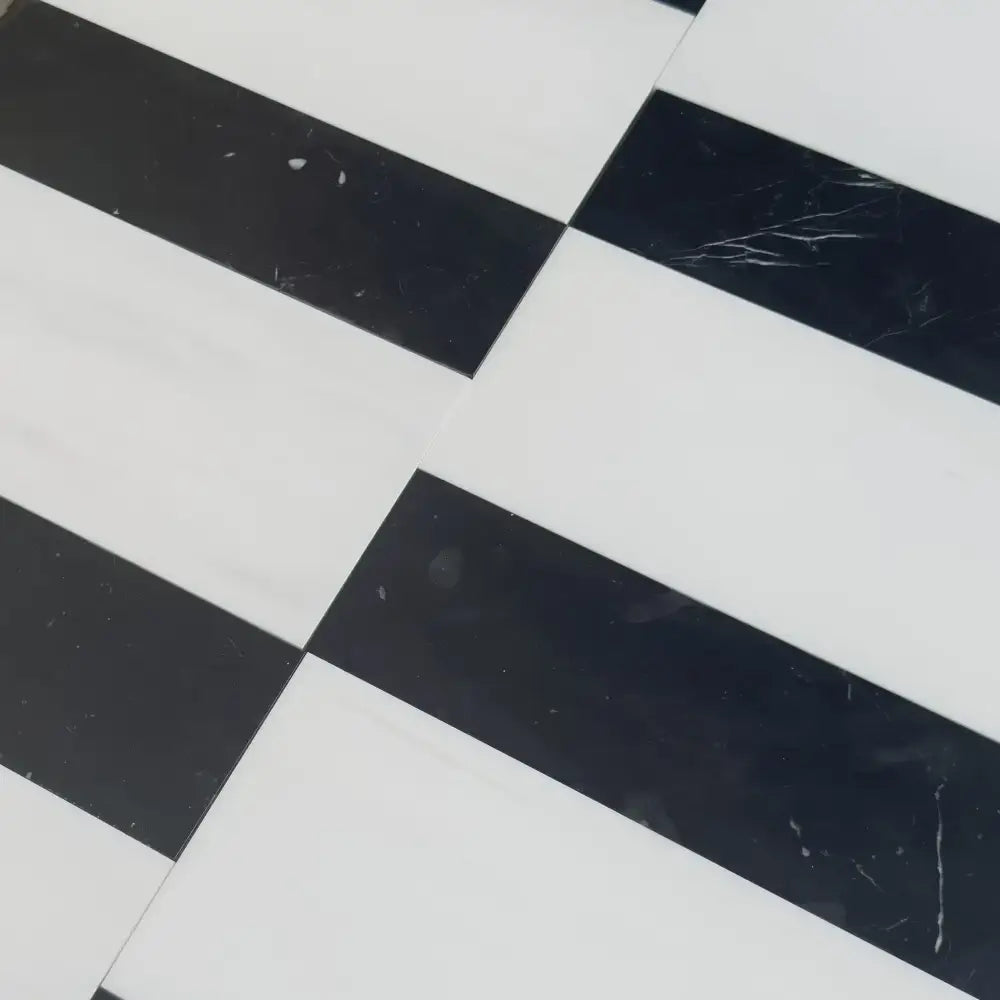 Black and white checkered floor tiles from Siena in Bianco Dolomite and Nero Marquina Set