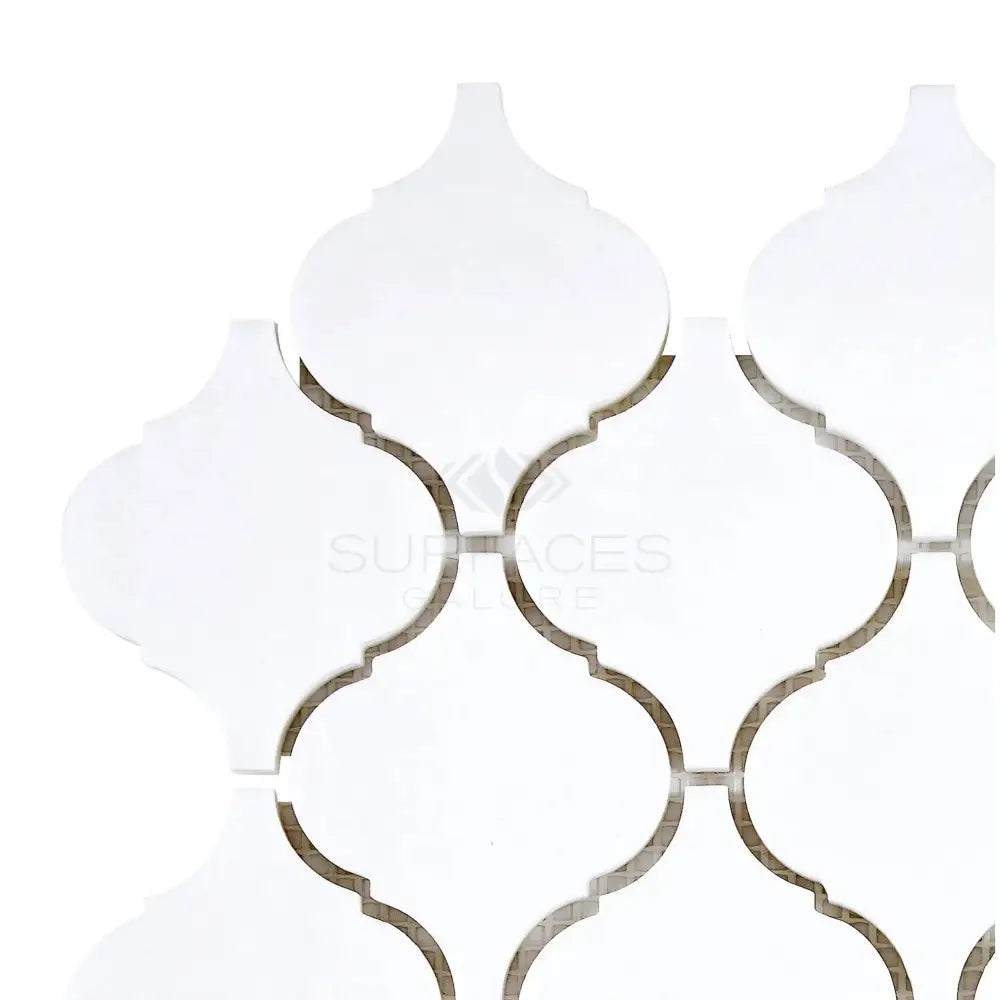 White arabesque tile pattern in Thassos Supreme 3 inch Lantern Mosaic for elegant design