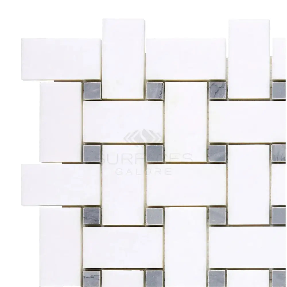 White and gray basketweave tile from Thassos Supreme Mosaic with blue-gray marble finish