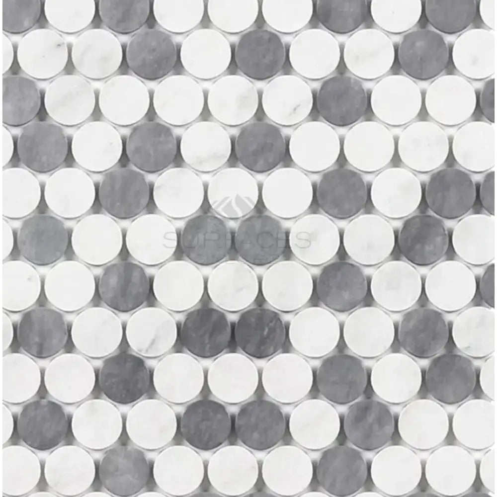 Alternating gray and white circular mosaic tiles in Thassos Supreme Penny-Round Marble Mosaic